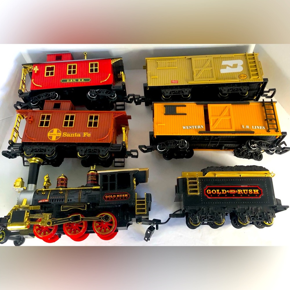 Vtg New Bright Toy Train Lot (6 Train Cars) Tracks Included. Not Tested. As Is.